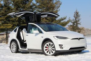 Imec-onderzoekers hacken Tesla ModelX